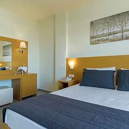 Hotel Center