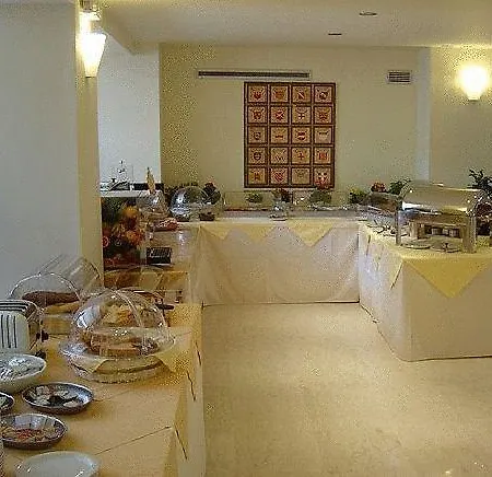 Center Hotel 3*